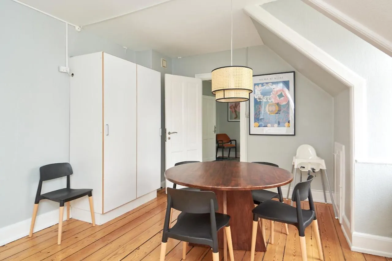 Stylish 5 Person Apartment In Vibrant Urban Area Kodaň