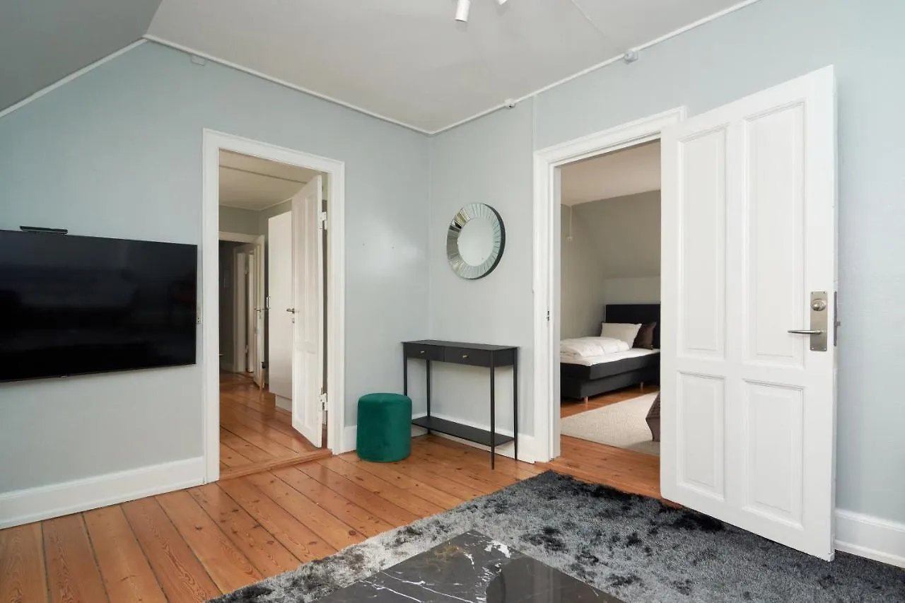 Stylish 5 Person Apartment In Vibrant Urban Area Kodaň