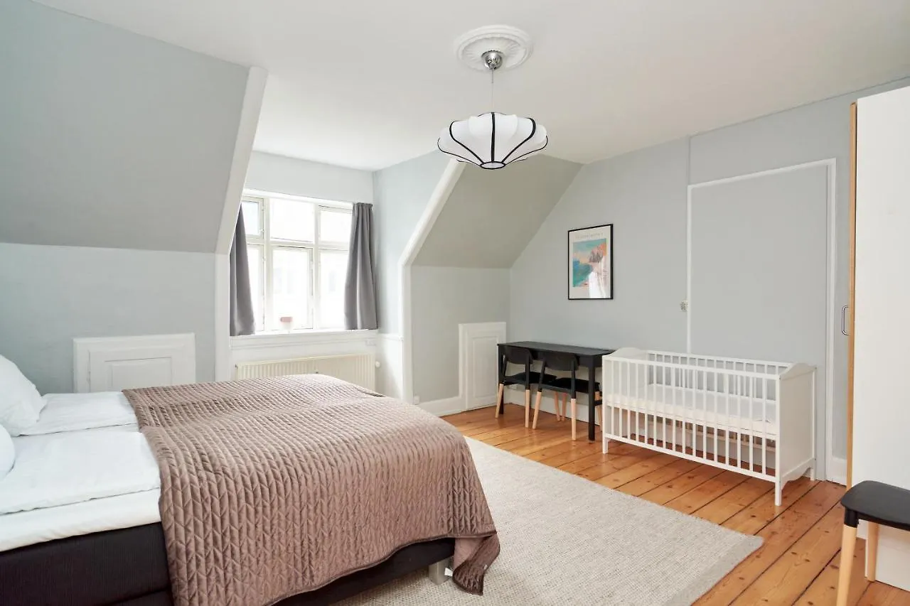 Stylish 5 Person Apartment In Vibrant Urban Area Kodaň 0*,
